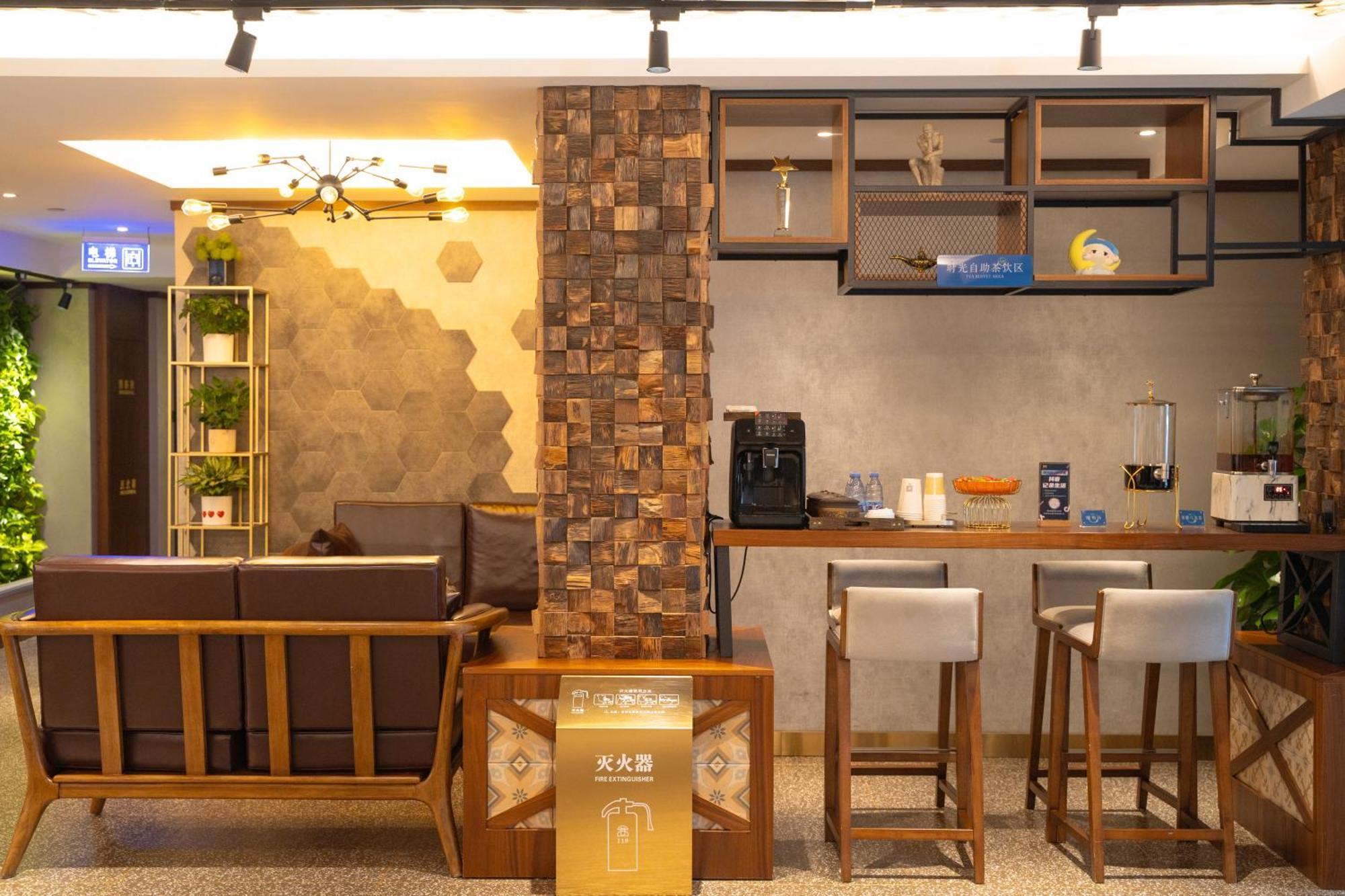 Nost Algia S Hotel Near Beijing Cbd - Cctv, China Zun, Skp And Sanlitun, Tian'Anmen Square, Forbidden City, Free Daily Necessities, Free Night Snack, Free Laundry, English Communication Well, Free Travel Advice , Free Gymnastic, Экстерьер фото