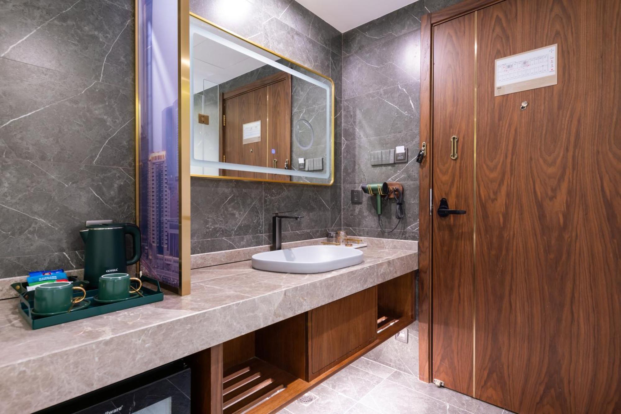 Nost Algia S Hotel Near Beijing Cbd - Cctv, China Zun, Skp And Sanlitun, Tian'Anmen Square, Forbidden City, Free Daily Necessities, Free Night Snack, Free Laundry, English Communication Well, Free Travel Advice , Free Gymnastic, Экстерьер фото