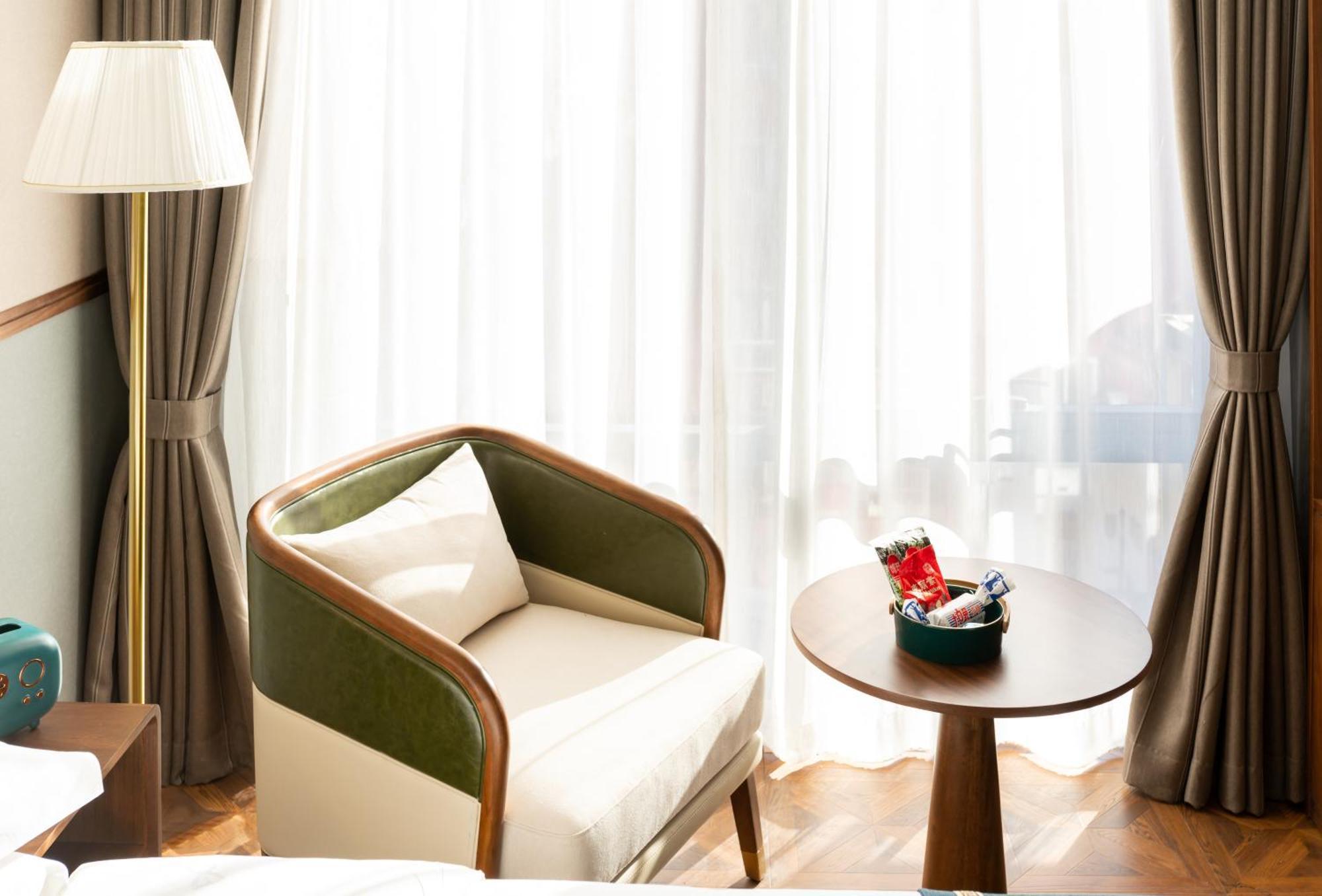 Nost Algia S Hotel Near Beijing Cbd - Cctv, China Zun, Skp And Sanlitun, Tian'Anmen Square, Forbidden City, Free Daily Necessities, Free Night Snack, Free Laundry, English Communication Well, Free Travel Advice , Free Gymnastic, Экстерьер фото